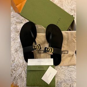 Gucci Marmont Leather Thong Sandal size 9